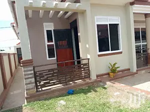 Perfect Home in Kira Mamerito Road on Sell