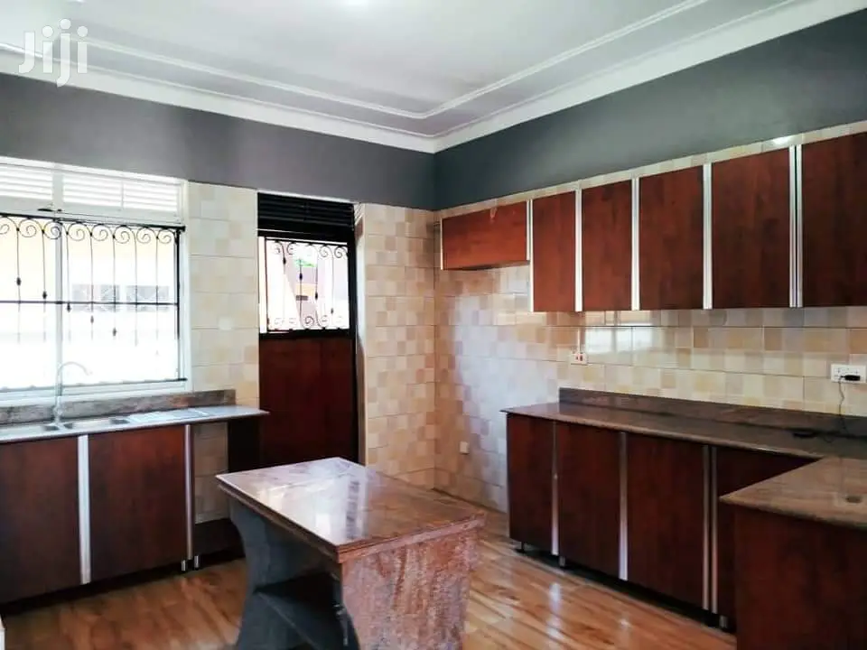 Perfect Home in Kira Mamerito Road on Sell