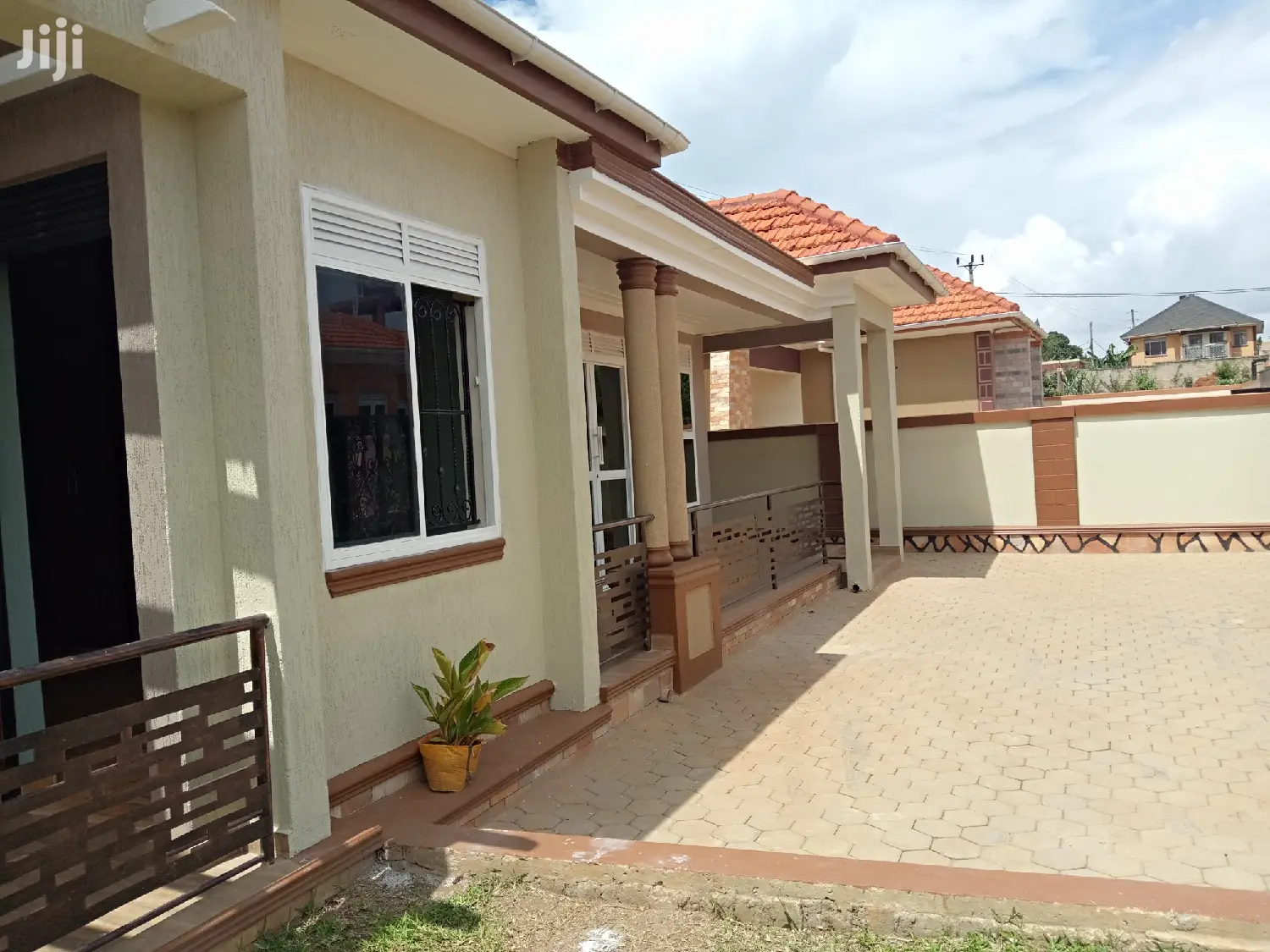 Perfect Home in Kira Mamerito Road on Sell