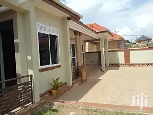 Perfect Home in Kira Mamerito Road on Sell