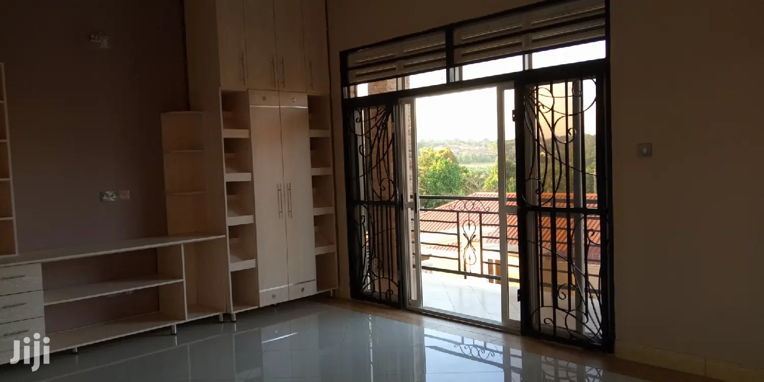 Eye-Catching Home in Kira for Sale