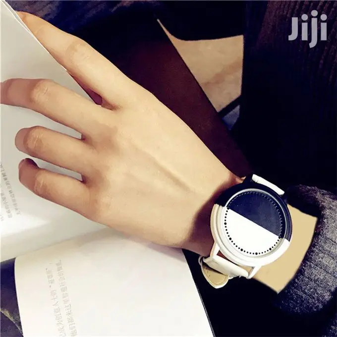 Unisex Unique Waterproof Relogio Feminino LED Round Watch