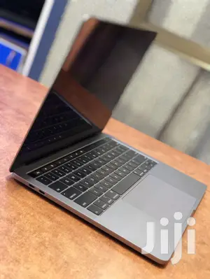 New Laptop Apple MacBook 2018 8GB Intel Core I7 SSD 256GB