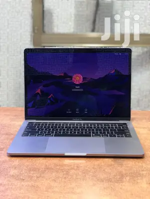 New Laptop Apple MacBook 2018 8GB Intel Core I7 SSD 256GB