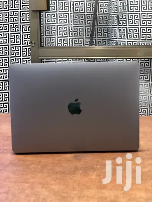 New Laptop Apple MacBook 2018 8GB Intel Core I7 SSD 256GB
