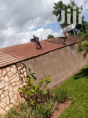 Expert Roof Cleaning Services for a Clean Roof and Happy Home.