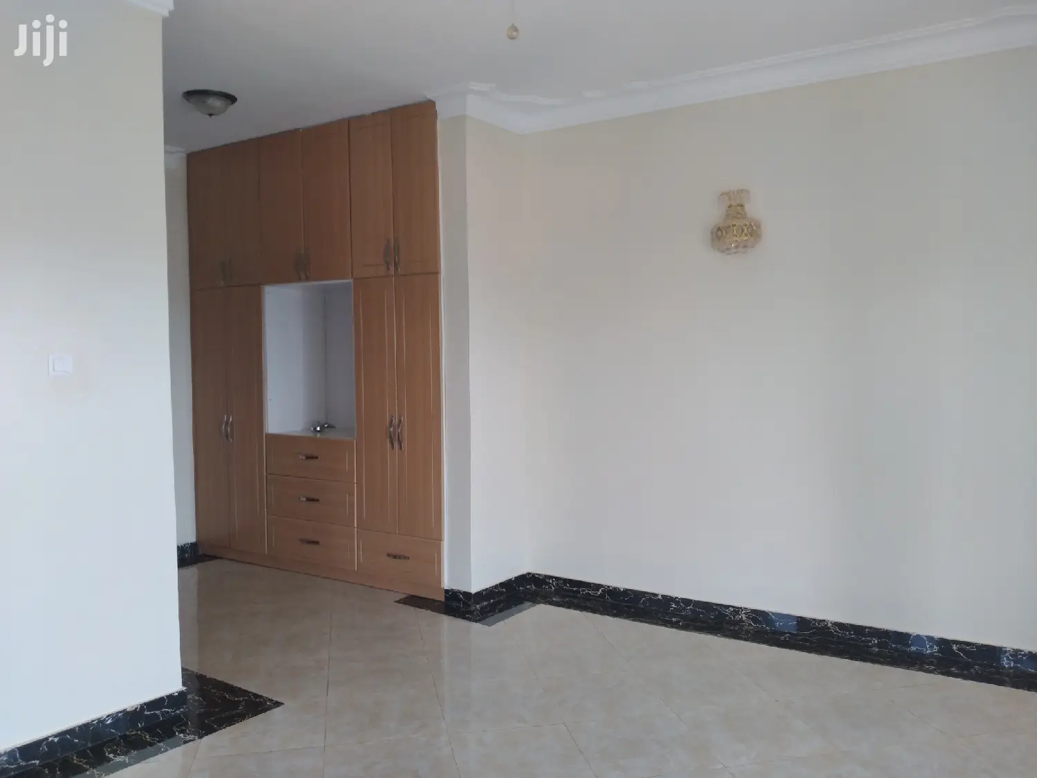 Very Beautiful Brandnew Classic Double Stroy Home Onsale