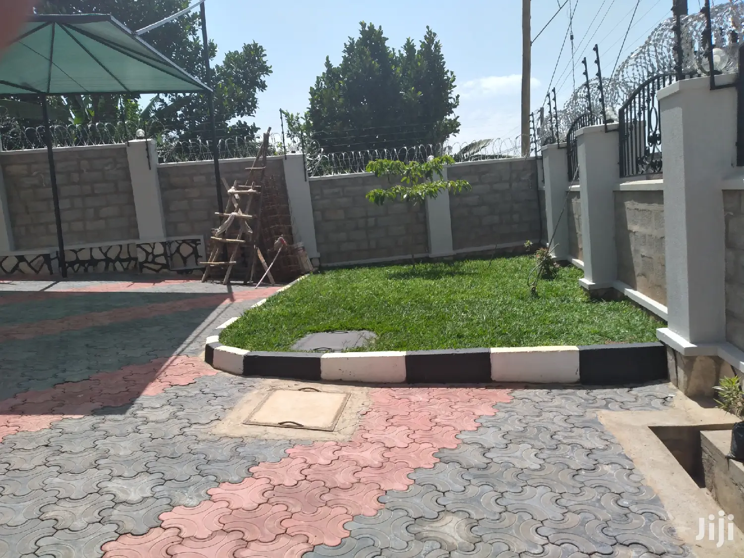 Very Beautiful Brandnew Classic Double Stroy Home Onsale