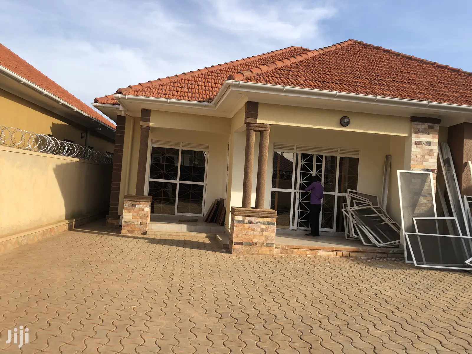 Hot Nice Home in Kira Mamerito Road on Sale