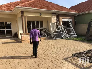 Hot Nice Home in Kira Mamerito Road on Sale