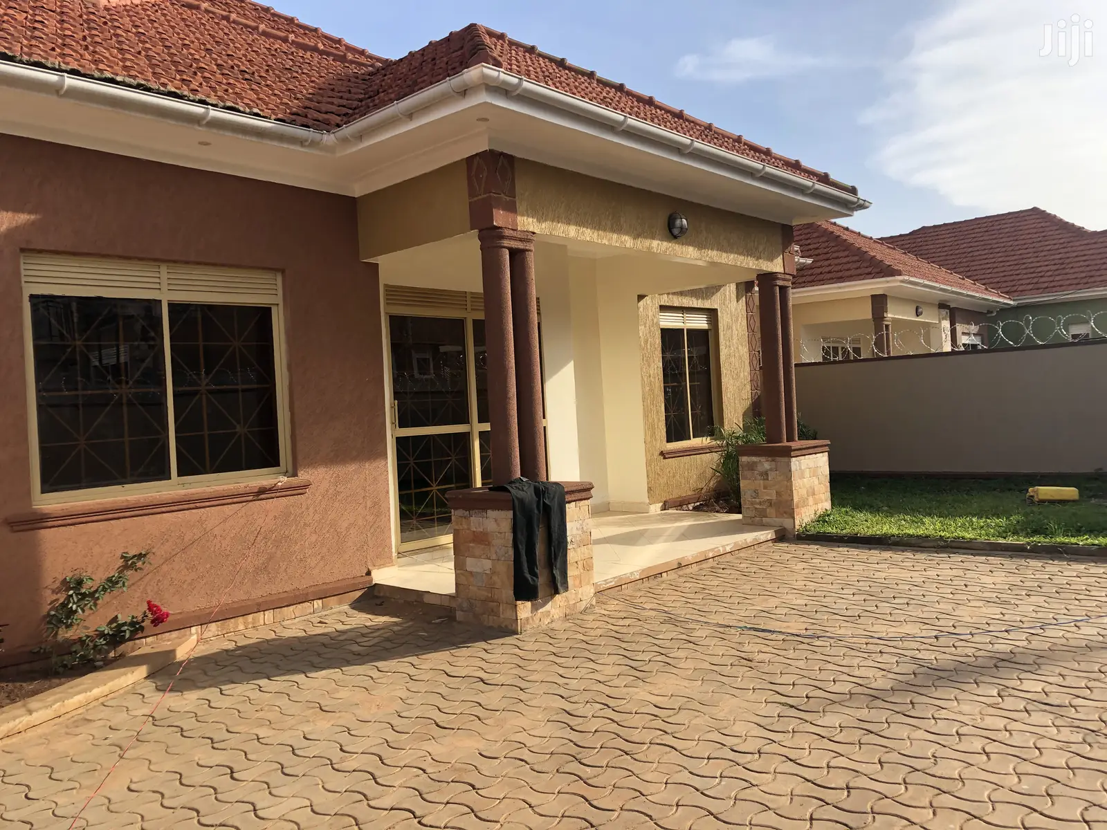 Hot Nice Home in Kira Mamerito Road on Sale