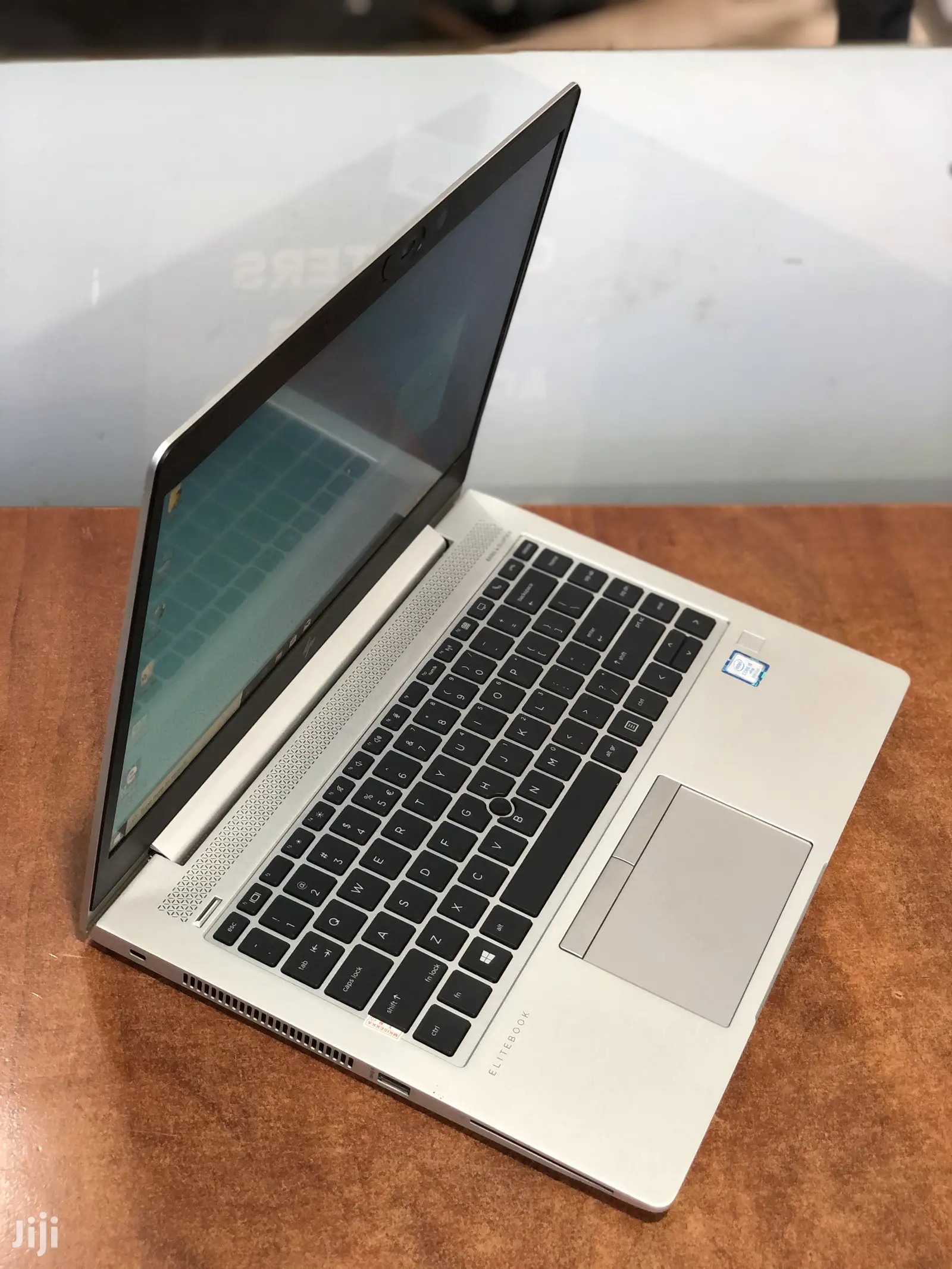New Laptop HP EliteBook 840 G5 8GB Intel Core I5 SSD 256GB