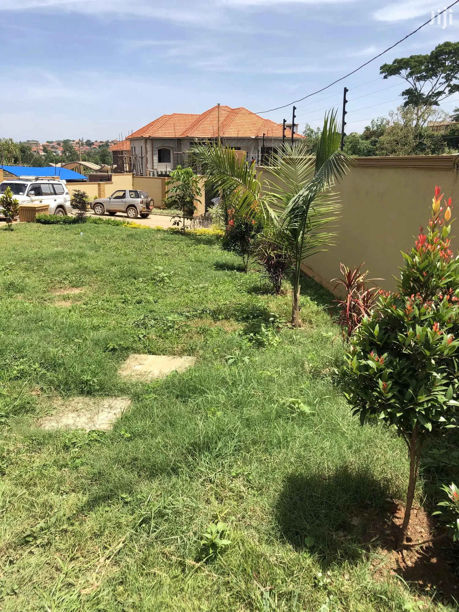 7 Bedroom Mansion In Kiwatule For Sale