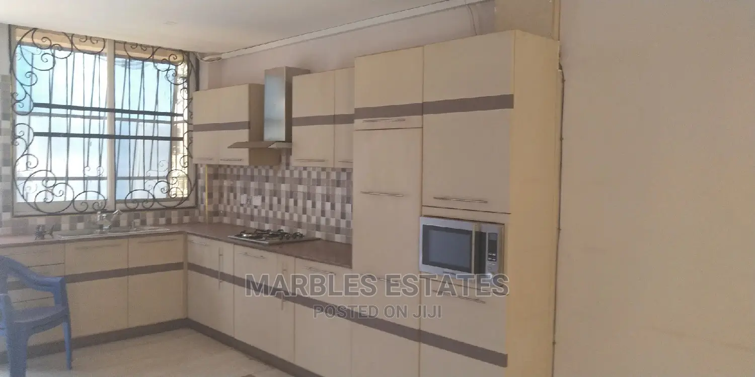 5 Bedrooms Nice Town House for Rent in Naguru