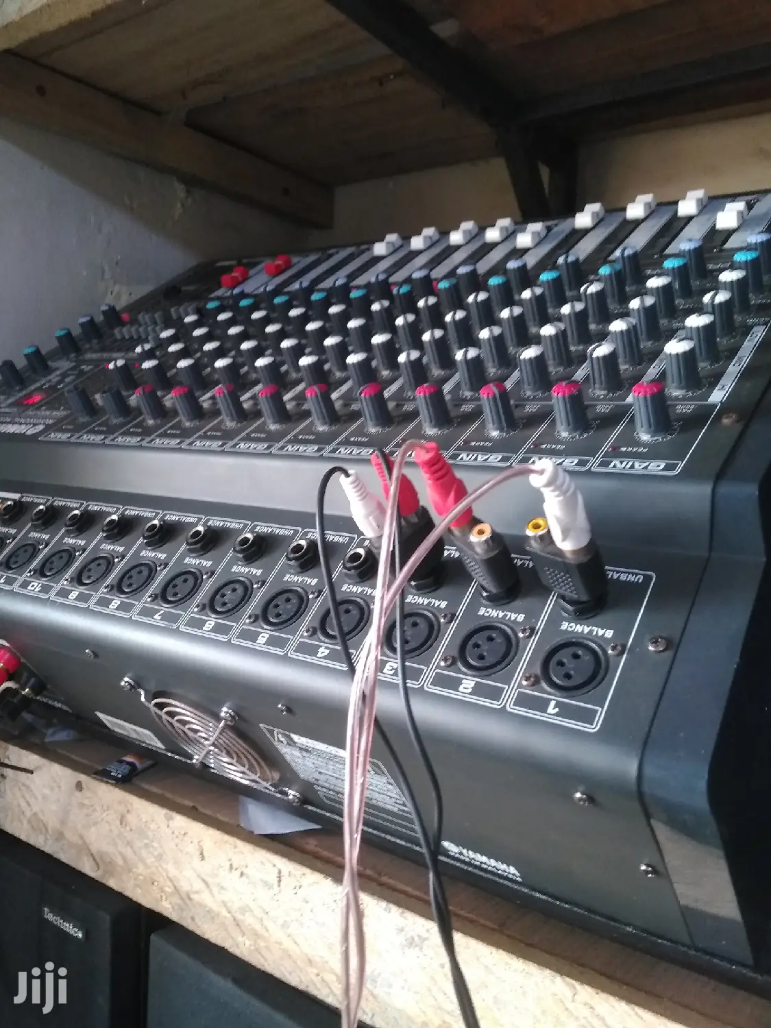 Yamaha 12 Channel Amplified Mixer