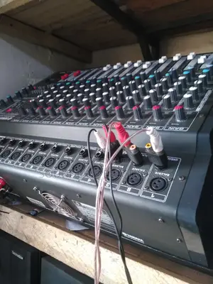 Yamaha 12 Channel Amplified Mixer