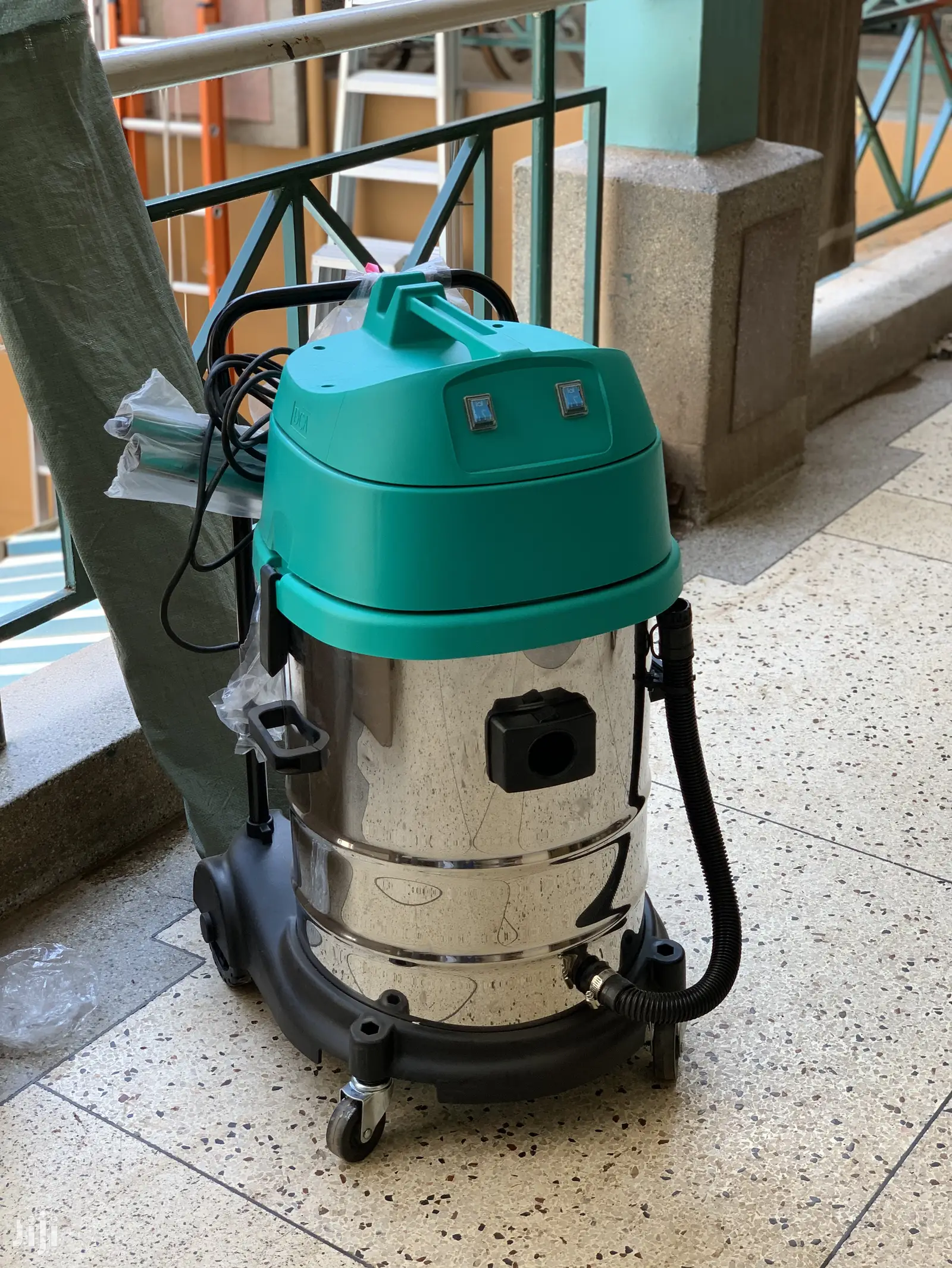 Vacuum Cleaner 60L