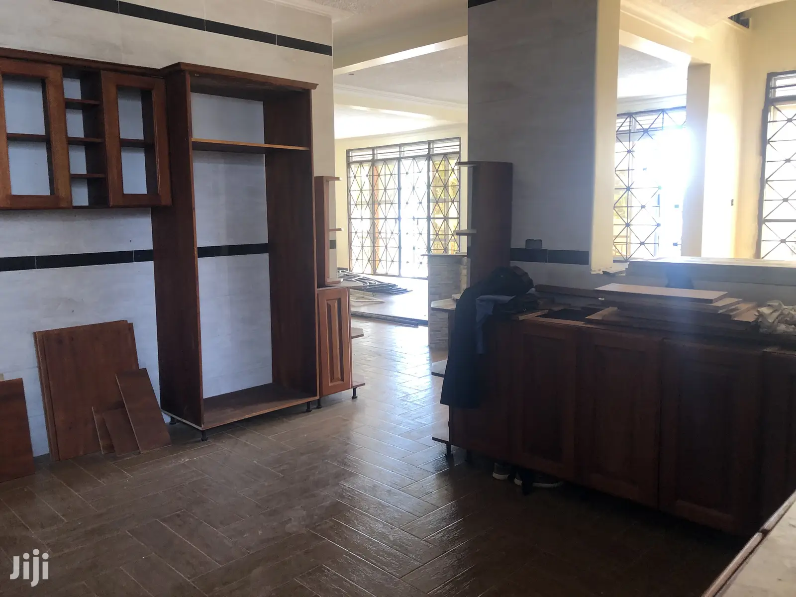 Seven Star Mansion in Kiwatule on Sell
