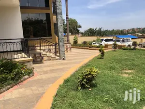 Kiwatule Home With Seven Bedrooms on Sale