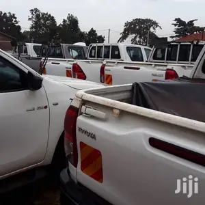 Toyota Double Cabin Pickups For Hire.