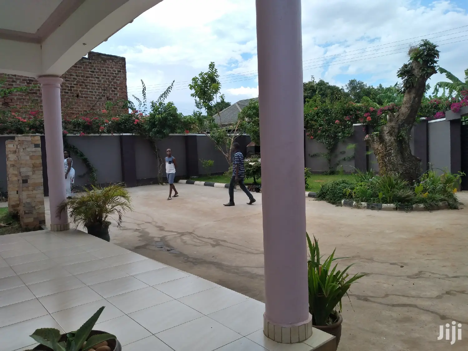 3bdrm Bungalow in Busabaala, Division a for Sale