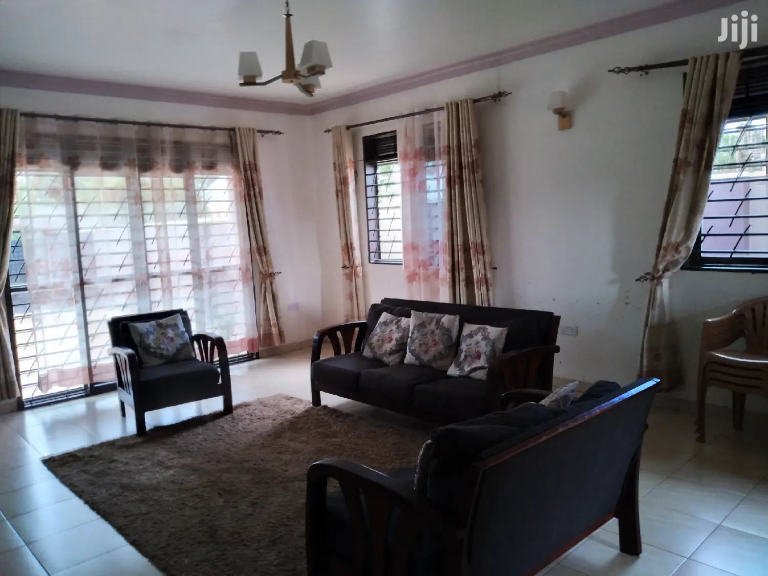 3bdrm Bungalow in Busabaala, Division a for Sale