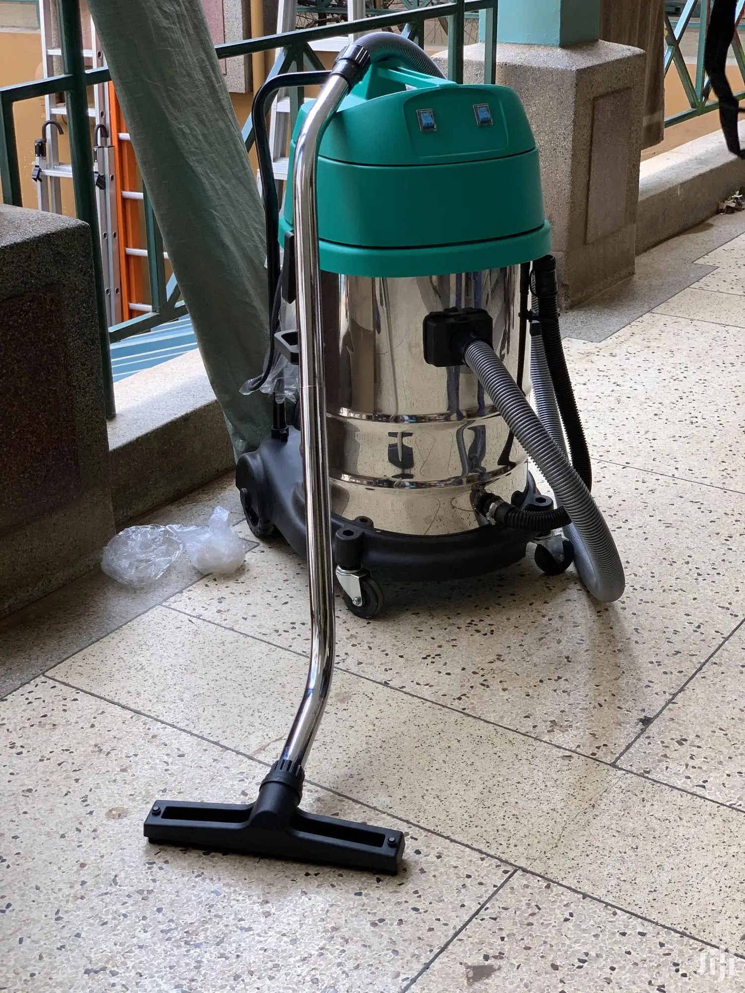 Vacuum Cleaner 60L