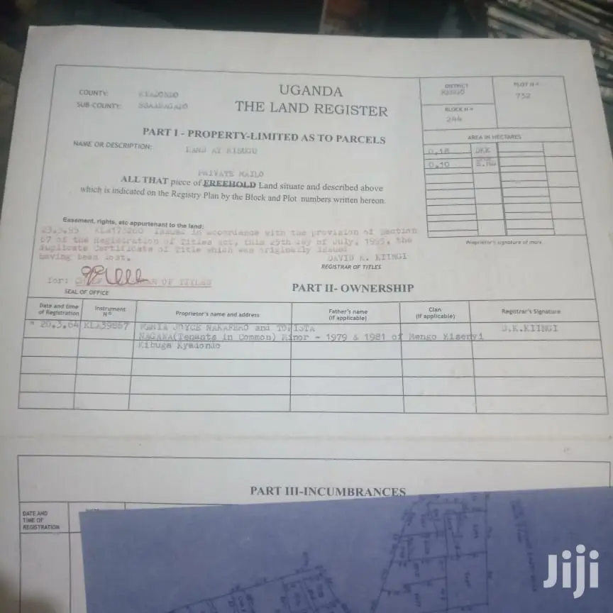 30decimal in Kibuli Near Greenhill SCH With Freehold