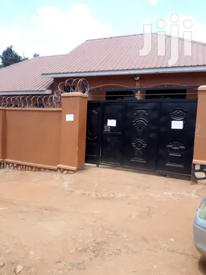 1 Bedroom and Sitting House for Rent