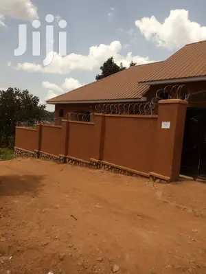 1 Bedroom and Sitting House for Rent