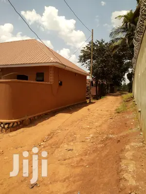 1 Bedroom and Sitting House for Rent