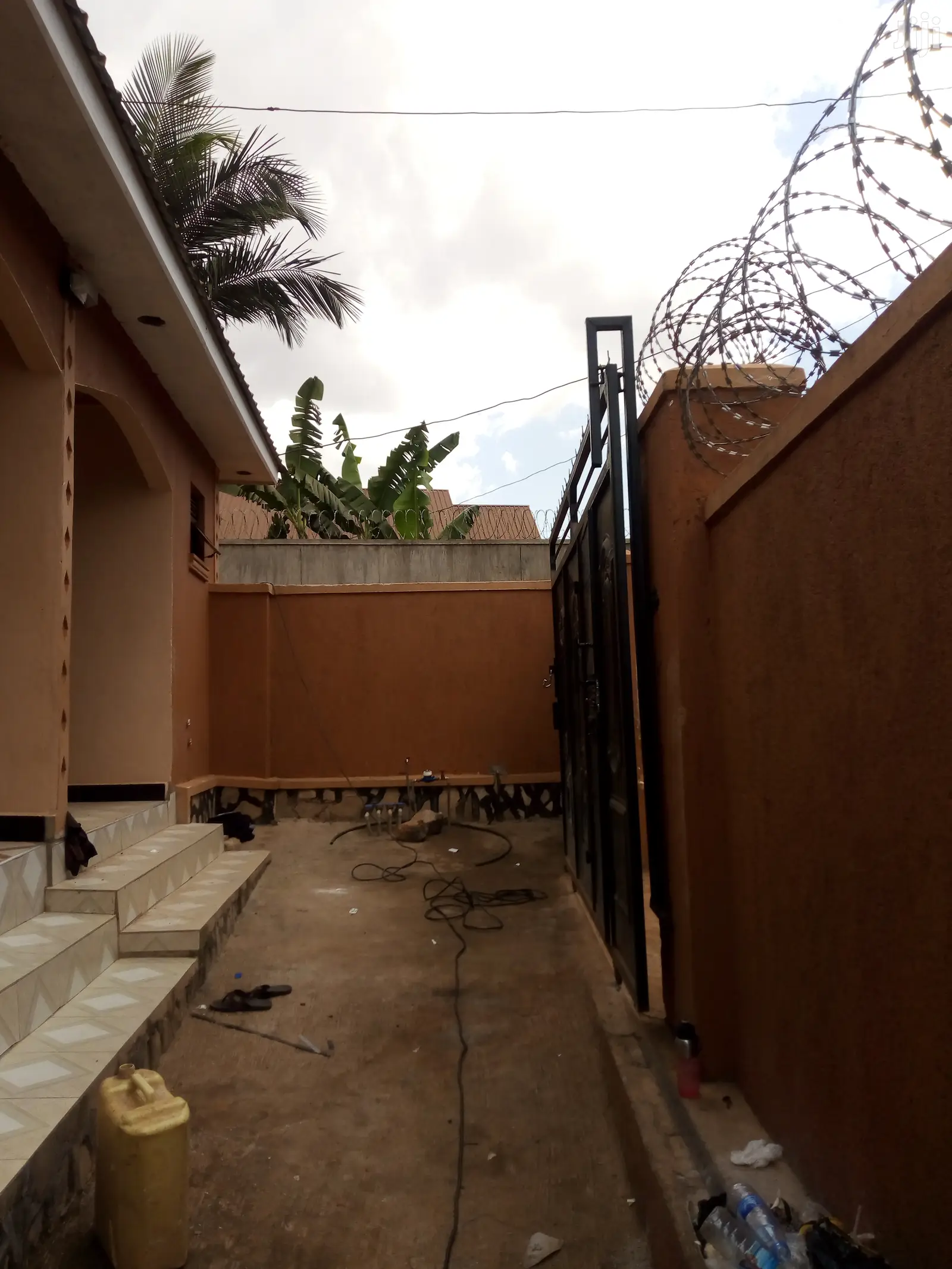 Furnished 1bdrm Bungalow in Real Estate, Central Division for Rent