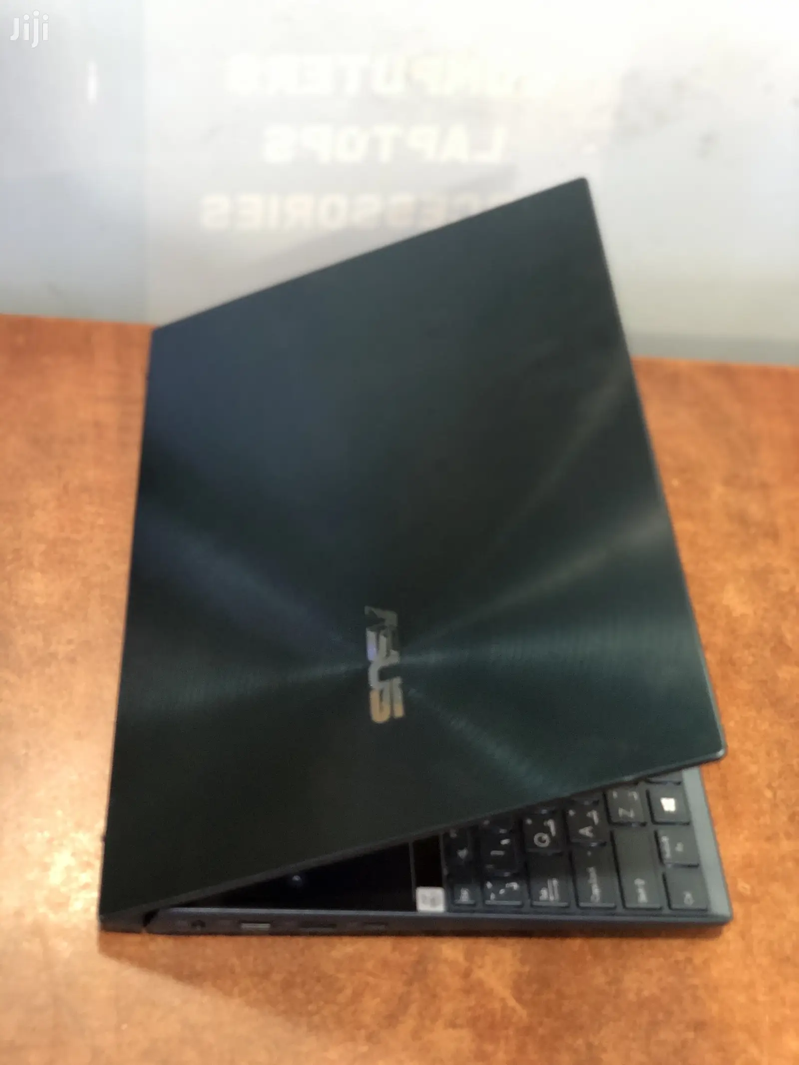 New Laptop Asus 16GB Intel Core I7 SSD 1T