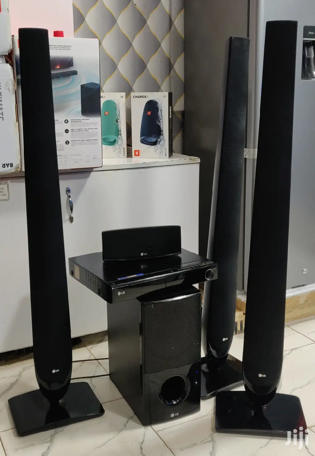 Lg Bluetooth Hometheater With Tall Boy Speakers 1000watts
