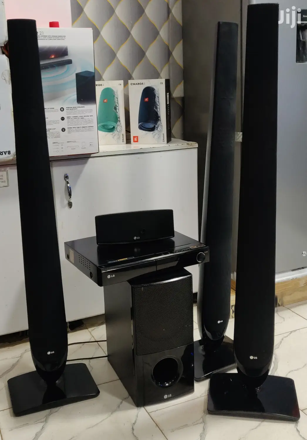 Lg Bluetooth Hometheater With Tall Boy Speakers 1000watts