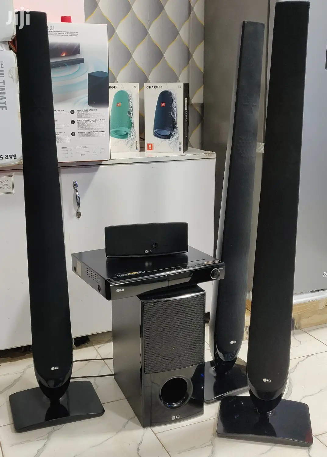 Lg Bluetooth Hometheater With Tall Boy Speakers 1000watts