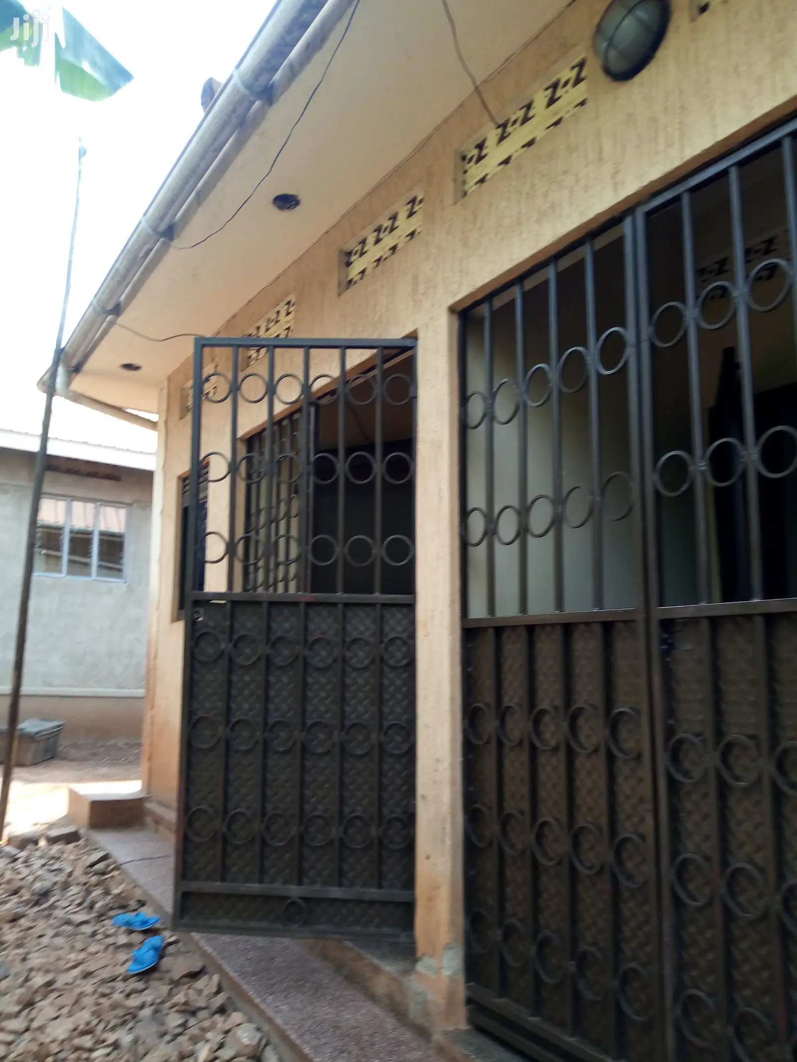 Furnished 1bdrm Bungalow in Real Estate, Central Division for Rent