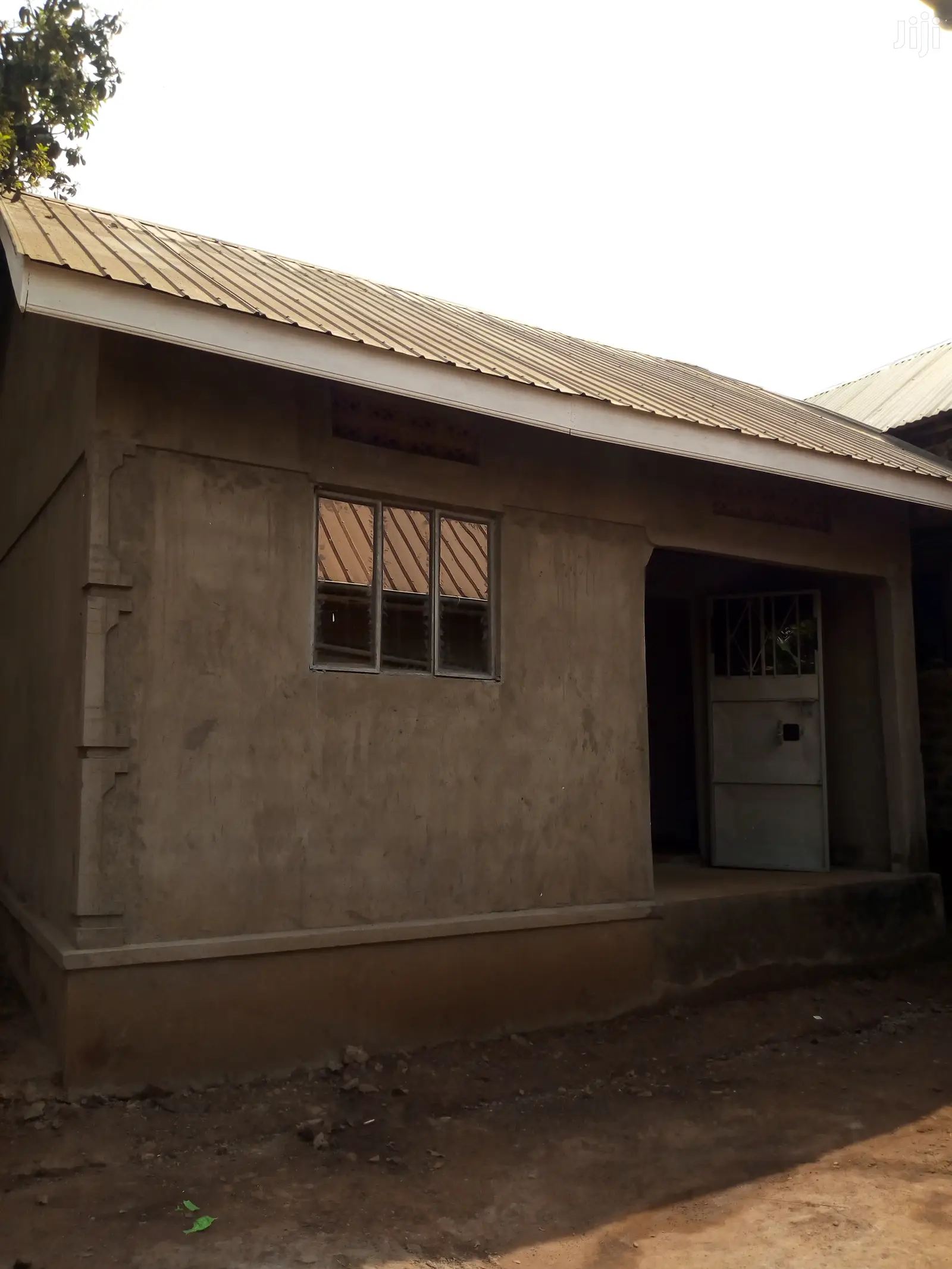 1 Bedroom House For Sale