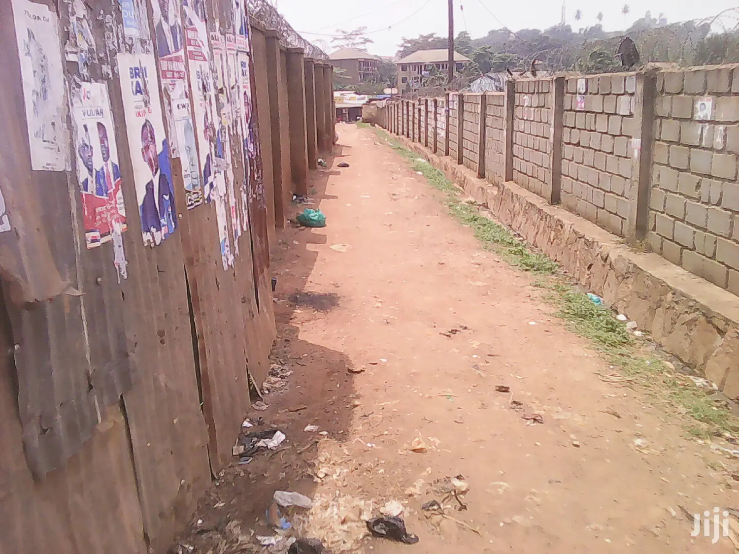 30decimal in Kibuli Near Greenhill SCH With Freehold