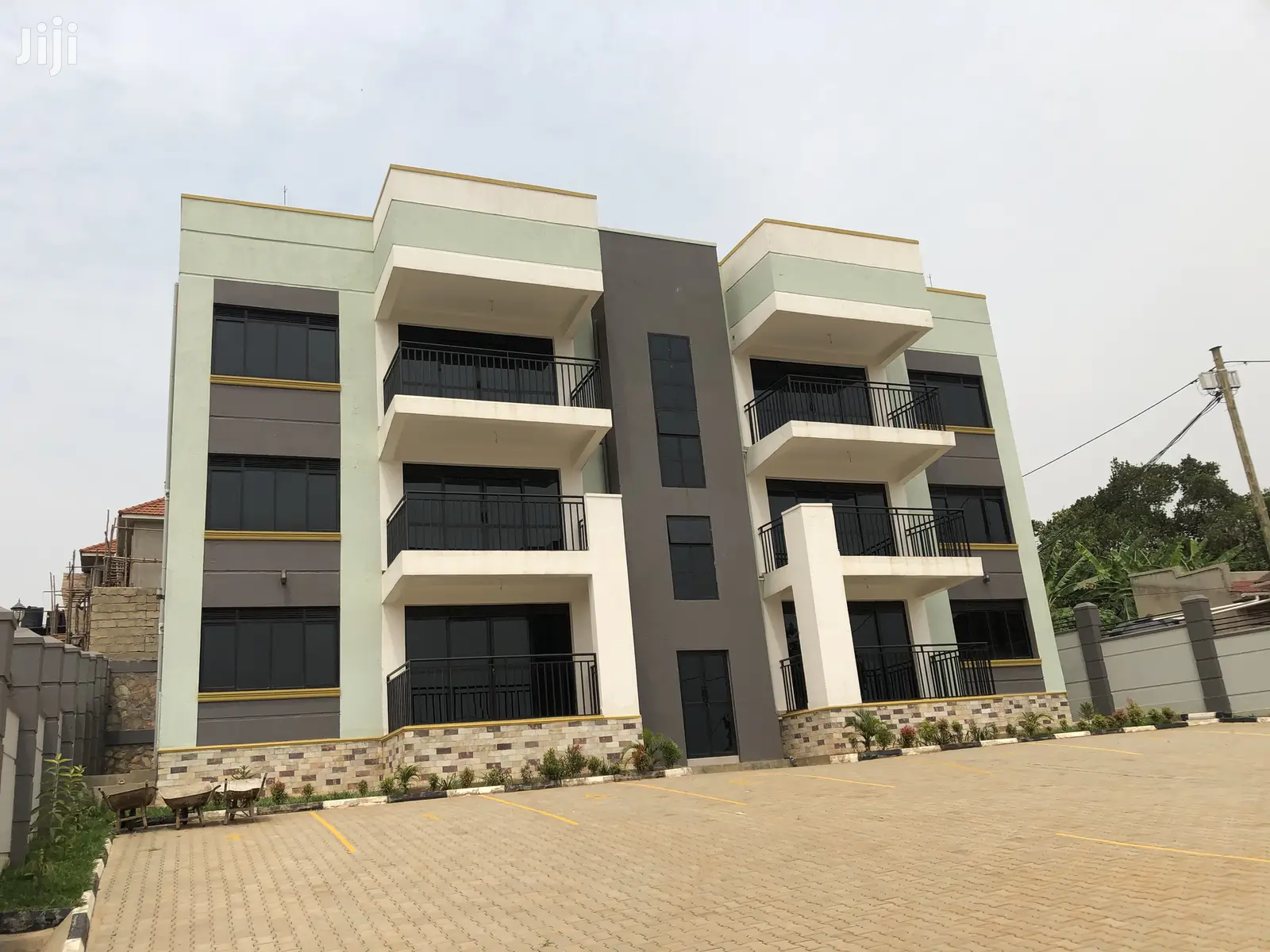Kira Three Bedroom Condos With Best View on Sell