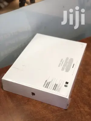 New Laptop Apple MacBook 2020 8GB Intel Core M SSD 256GB