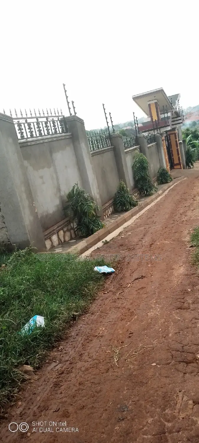 Electric Fence With Razor Wire