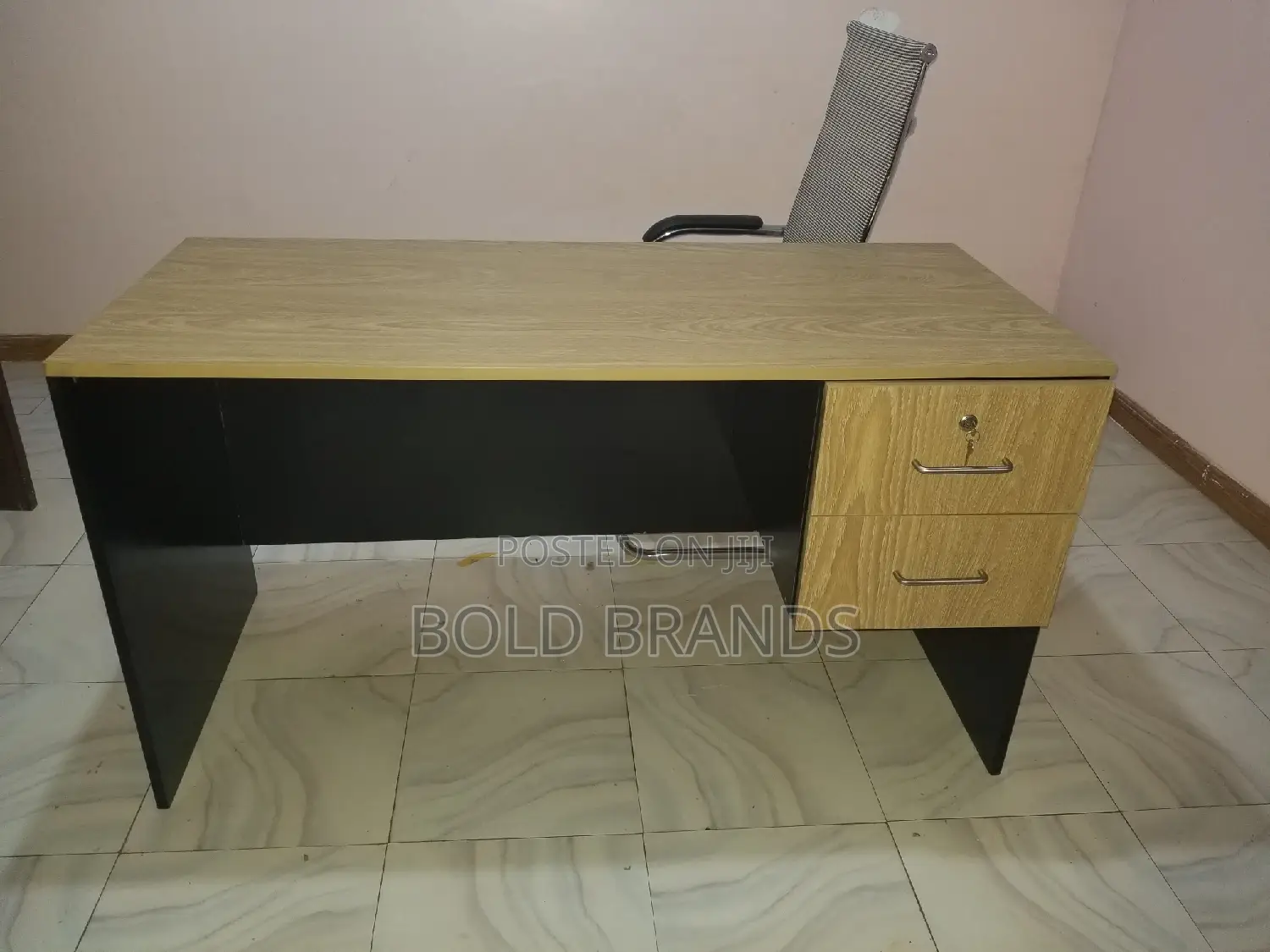 Office Desks/ Office Tables