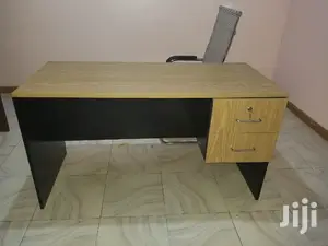 Office Desks/ Office Tables