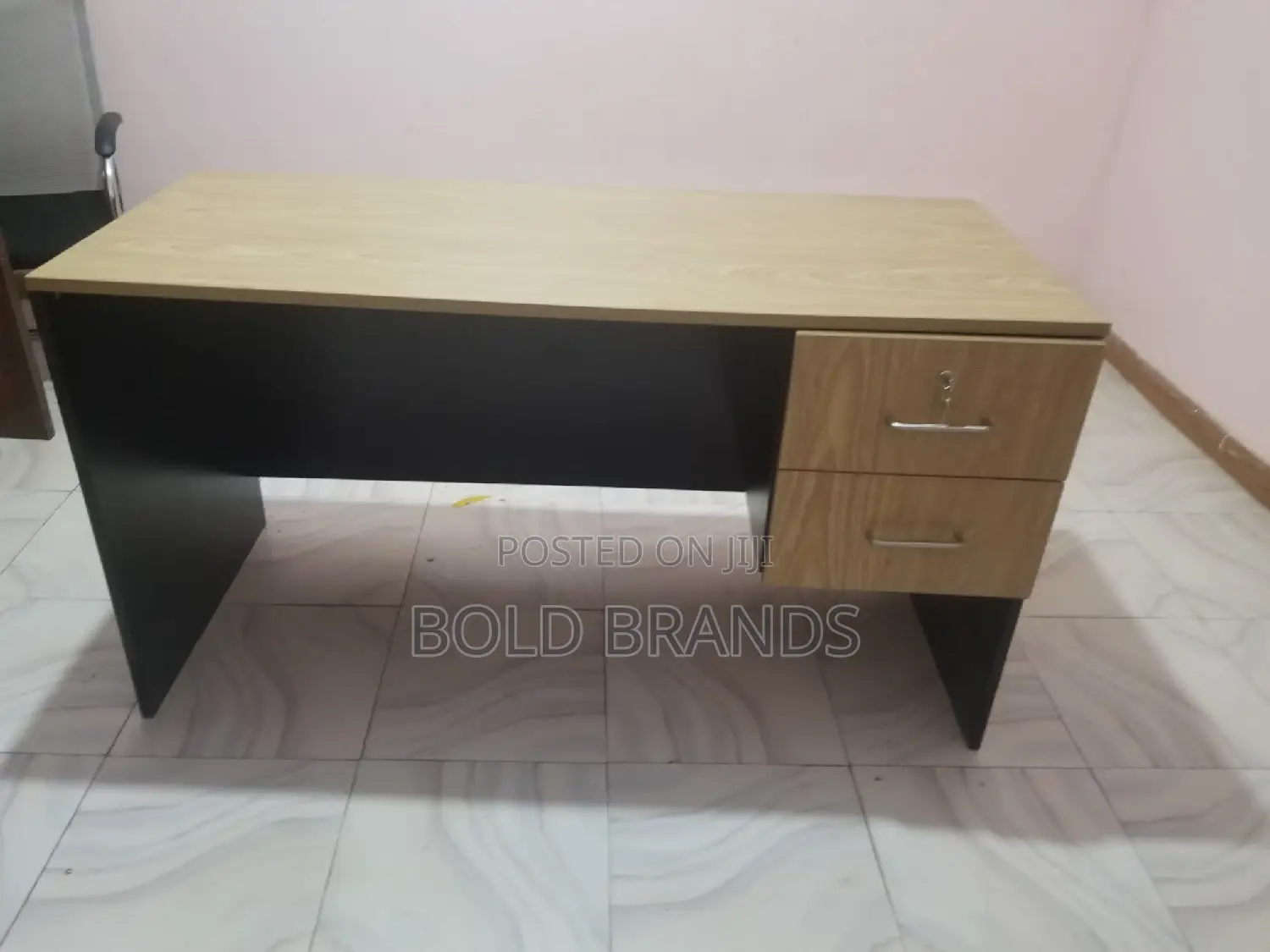 Office Desks/ Office Tables