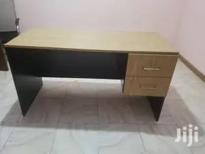 Office Desks/ Office Tables