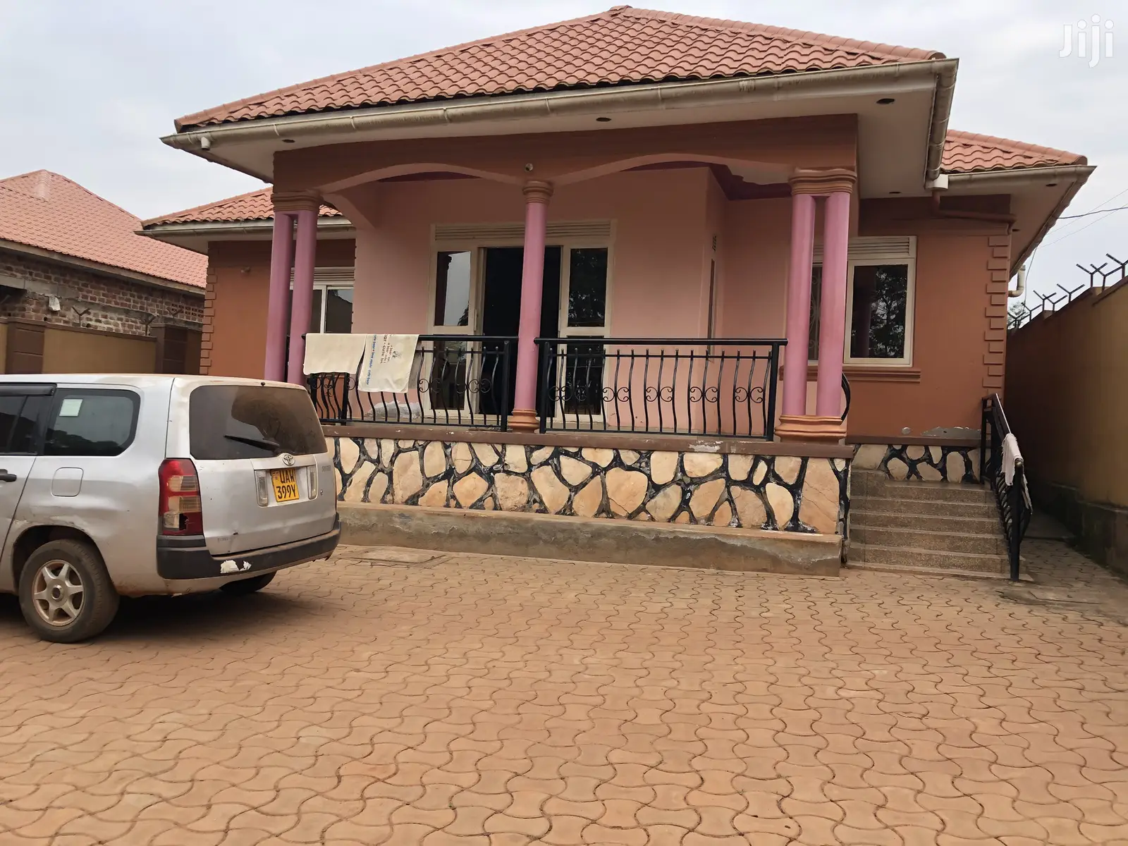 Kira,Impressive Bungaloo on Sell