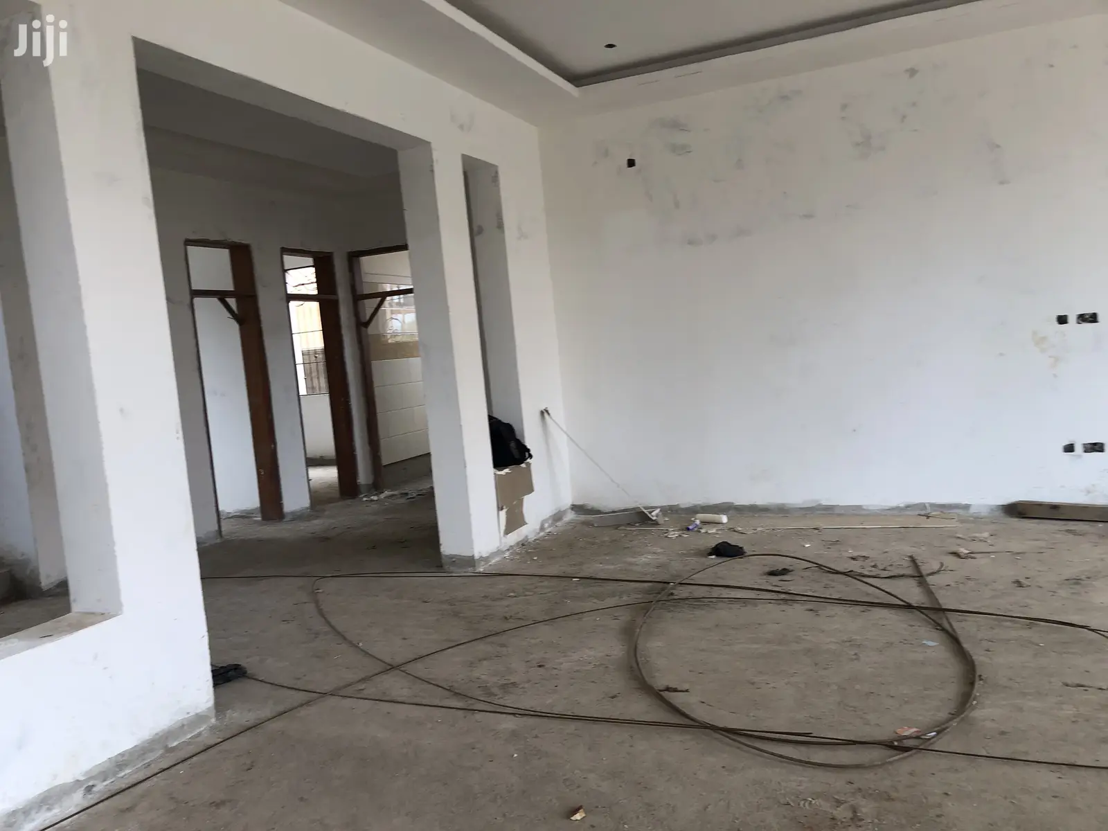 6 Bedroom Mansion In Kira For Sale