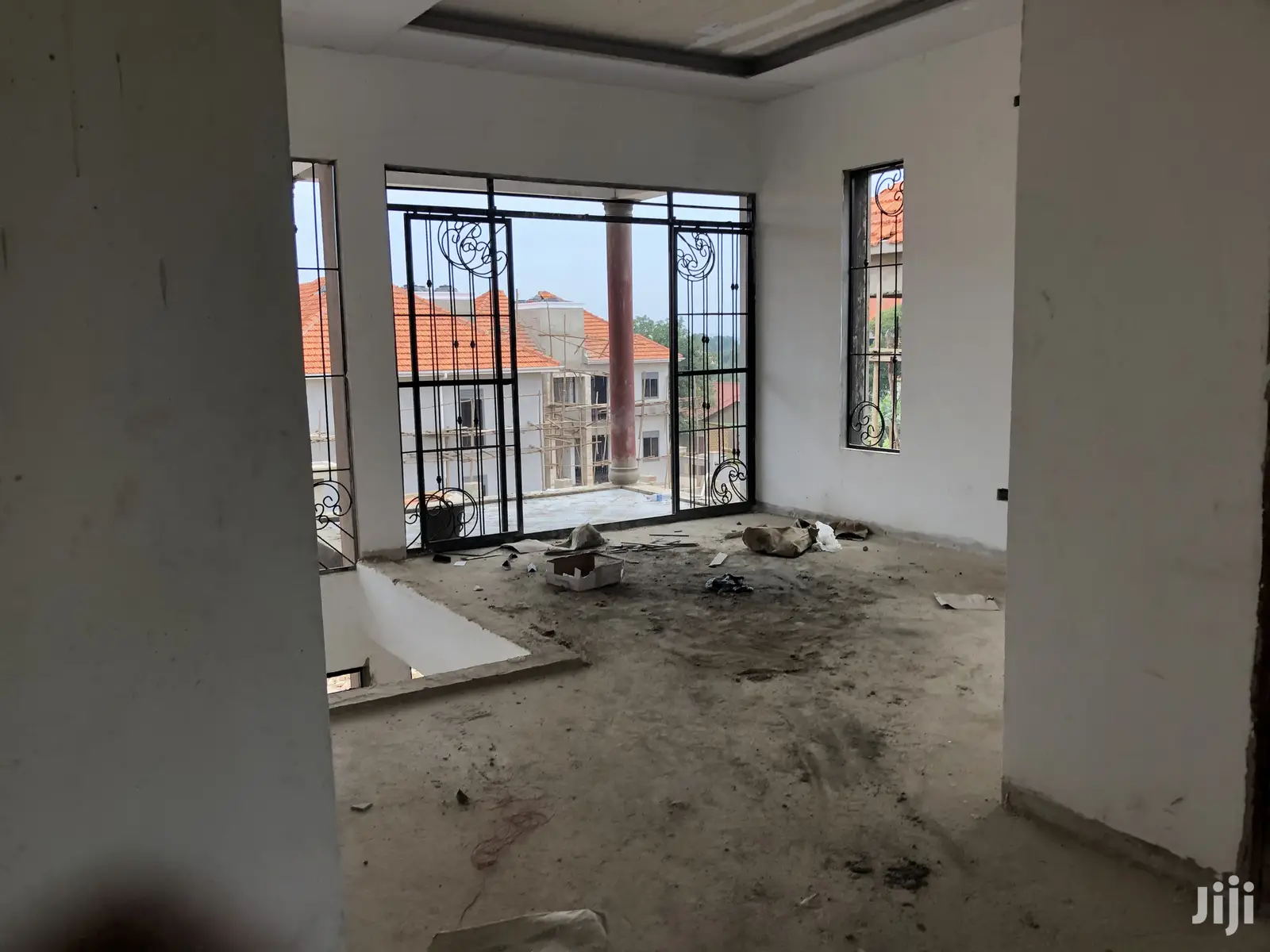 6 Bedroom Mansion In Kira For Sale