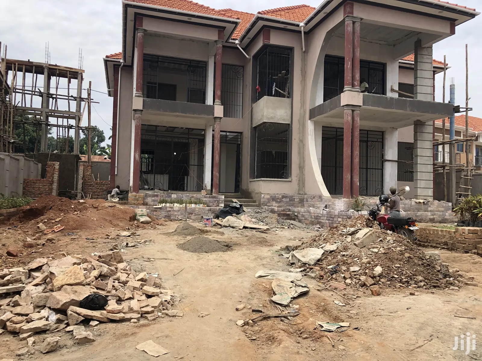 6 Bedroom Mansion In Kira For Sale